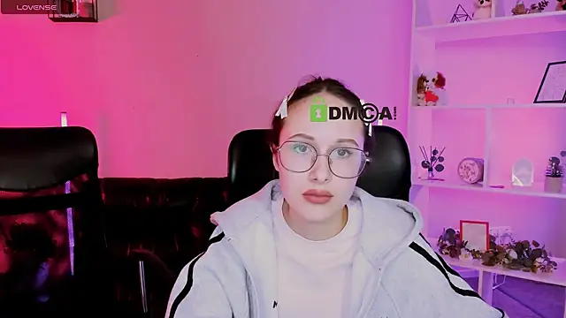 mona cloud online show from December 16, 2025, 12:15 am