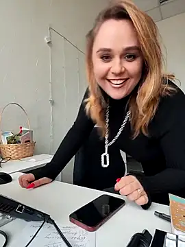 Juicy PeachLux online show from March 17, 2025, 12:04 pm