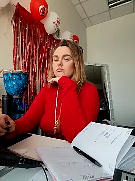 Juicy PeachLux online show from March 5, 2026, 6:42 am