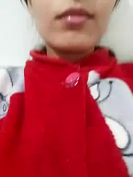 saraaxx1 online show from December 16, 2025, 2:22 pm