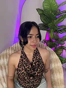  Emily Thompson  online show from March 4, 2026, 10:49 pm