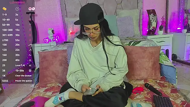 verodaza online show from October 18, 2025, 1:19 am