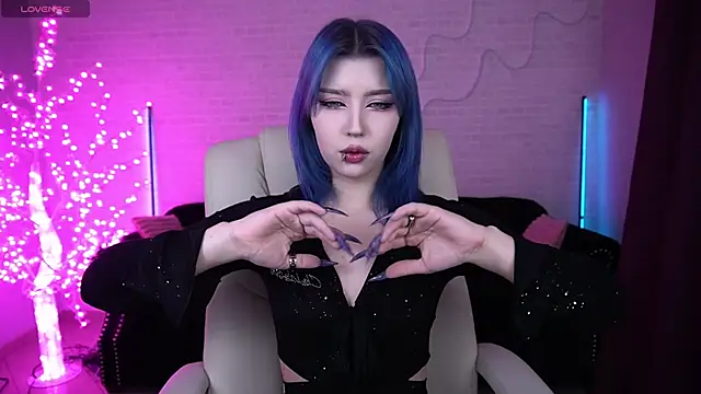 SelenaIris online show from March 6, 2026, 9:44 pm