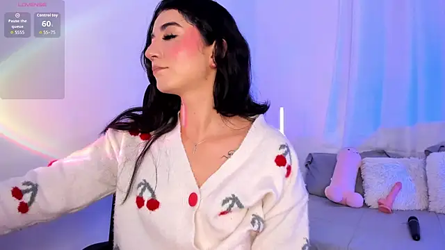 Snapshot of Hi_Soyfer chatting on December 21, 2025, 1:18 pm Hi Soyfer online show from December 21, 2025, 1:18 pm