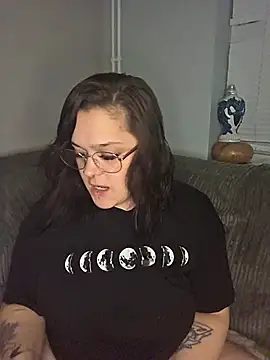 Saucy-Serenity online show from October 21, 2025, 7:25 pm