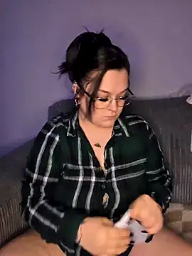 Saucy-Serenity online show from November 12, 2025, 8:19 pm