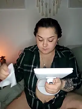 Saucy-Serenity online show from February 6, 2026, 8:01 pm