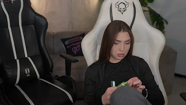 Billie054 online show from November 26, 2025, 8:15 am