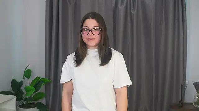 FloraBanford online show from March 17, 2025, 7:57 am