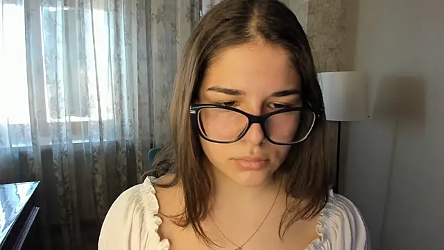 FloraBanford online show from March 20, 2025, 12:53 pm