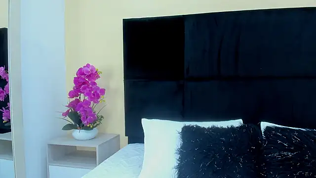 MaddyCrofft online show from March 19, 2026, 11:14 am