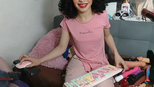 Amala Hott online show from November 20, 2025, 5:18 am