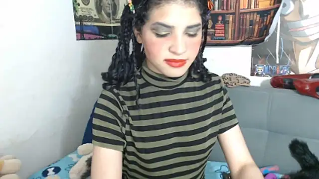 Amala Hott online show from December 5, 2025, 4:32 am