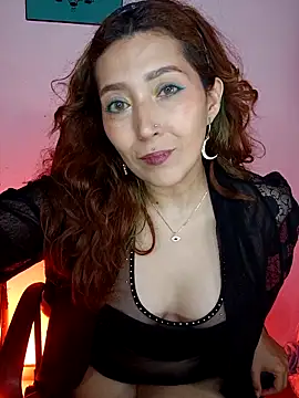 Luz delunaa online show from May 14, 2026, 4:52 am
