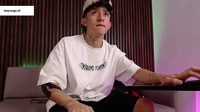 troy rouge online show from September 22, 2025, 7:27 pm