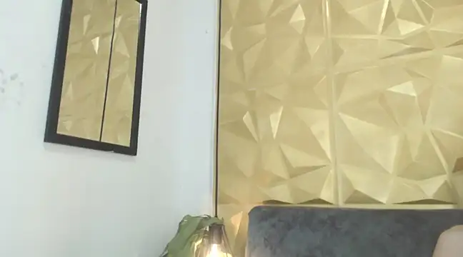 Small Hot19 online show from March 16, 2025, 6:01 pm