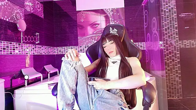 Small Hot19 online show from May 31, 2026, 9:49 am