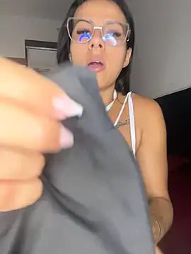 jheicylli online show from November 7, 2025, 7:47 pm