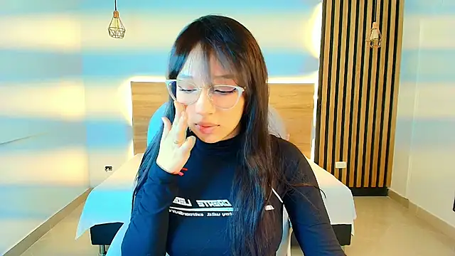 Snapshot of sharon_rosse__ chatting on March 9, 2026, 8:02 pm sharon rosse online show from March 9, 2026, 8:02 pm