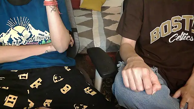 NaughtyThrouple007 online show from February 9, 2026, 7:29 pm