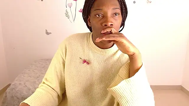 Nahomy gree online show from October 5, 2025, 5:39 am