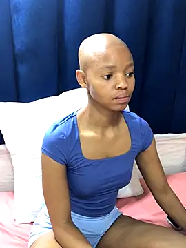 BondiBitch online show from November 3, 2025, 3:02 pm