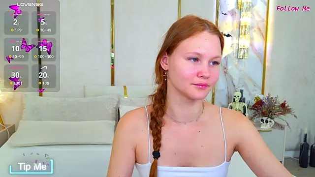 AmeliRoyse online show from November 3, 2025, 5:14 pm