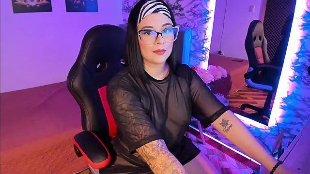 victoriacooper21 online show from March 21, 2025, 10:06 pm