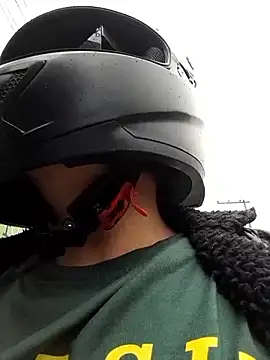 Luna-nevada online show from September 18, 2025, 1:57 pm