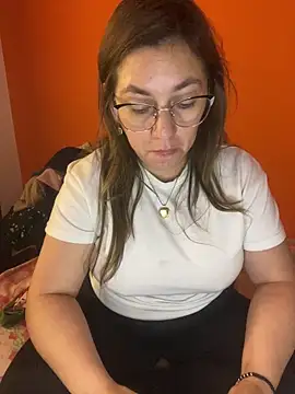 Luna-nevada online show from April 8, 2026, 11:16 pm