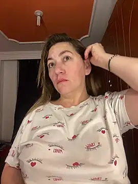 Luna-nevada online show from April 19, 2026, 10:25 am