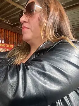 Luna-nevada online show from April 19, 2026, 8:22 pm