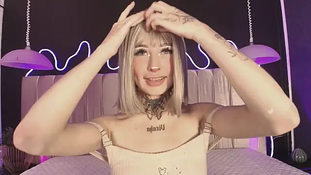 Zhally Dee online show from March 3, 2026, 7:42 pm