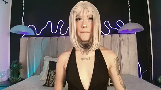 Zhally Dee online show from April 16, 2026, 8:20 pm