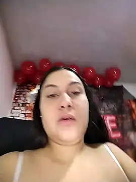 esmeralda jadees online show from February 21, 2026, 8:43 pm