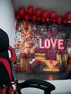 esmeralda jadees online show from February 23, 2026, 9:45 pm