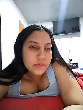 esmeralda jadees online show from April 19, 2026, 1:21 pm