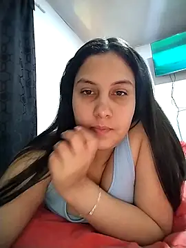 esmeralda jadees online show from April 19, 2026, 6:10 pm