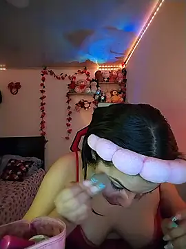 esmeralda jadees online show from May 28, 2026, 8:28 pm