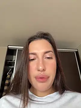 AleksandraRich online show from April 22, 2026, 1:19 am