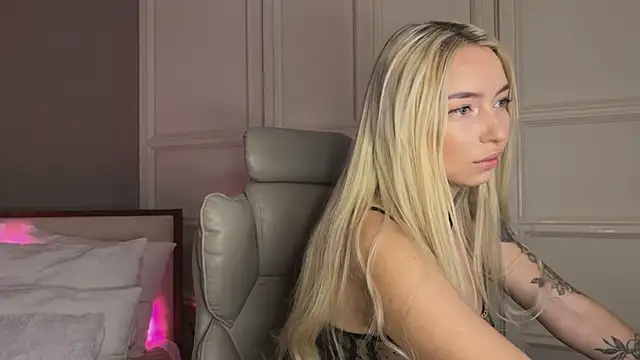 OhMyEmma online show from March 12, 2025, 1:03 am