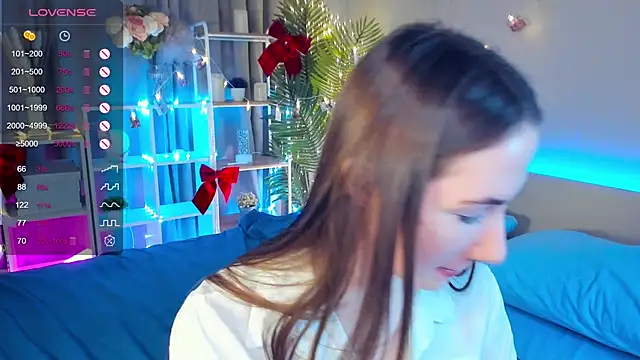 Kira mindnes online show from March 20, 2025, 11:02 pm