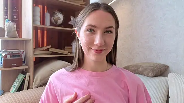 Kira mindnes online show from September 9, 2025, 6:24 am