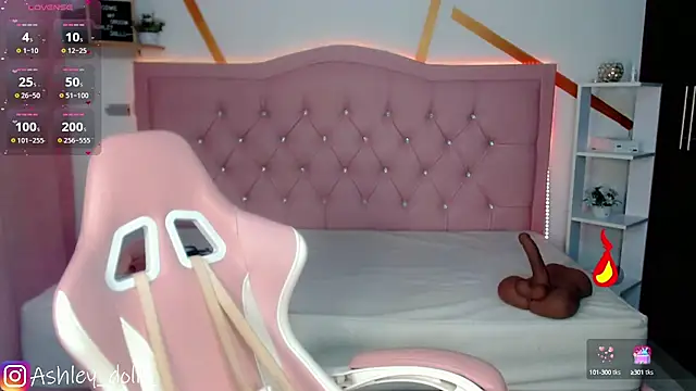 Ashley dolll online show from October 5, 2025, 9:02 pm