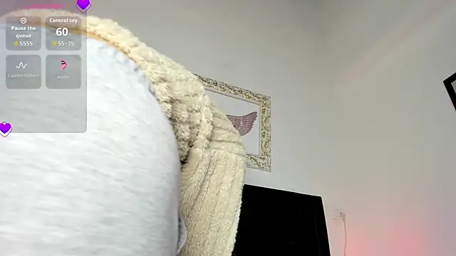 Lola Blondie online show from October 1, 2025, 12:11 pm