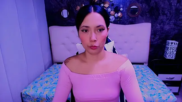  LiilyWong online show from September 21, 2025, 5:42 am