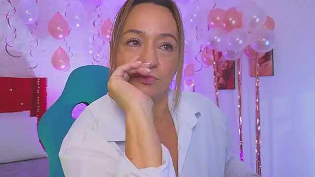 weet Evans    online show from November 15, 2025, 2:53 am