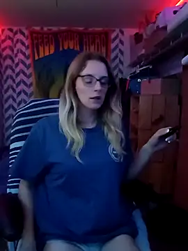 Snapshot of AlicePayne chatting on December 19, 2025, 4:52 am AlicePayne online show from December 19, 2025, 4:52 am