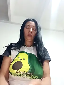 DaphneRosses online show from April 27, 2026, 2:04 pm