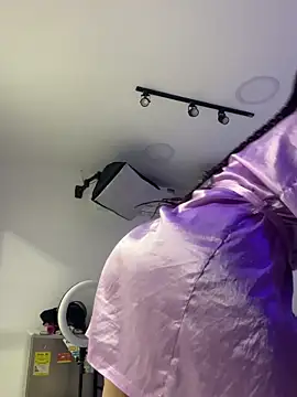 AlesiaCooper online show from October 18, 2025, 12:06 pm